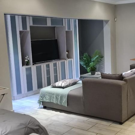 Bayswater Guest Rooms Bloemfontein Esterno foto